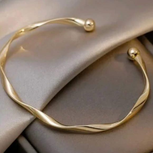 Anthropologie Minimalist Gold Bangle Cuff Bracelet - Picture 3 of 4